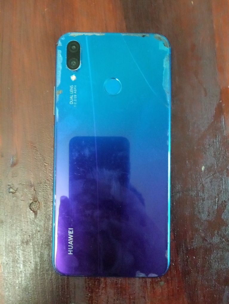 Продається  Huawei nova 3 i вживаний під заміну екрана