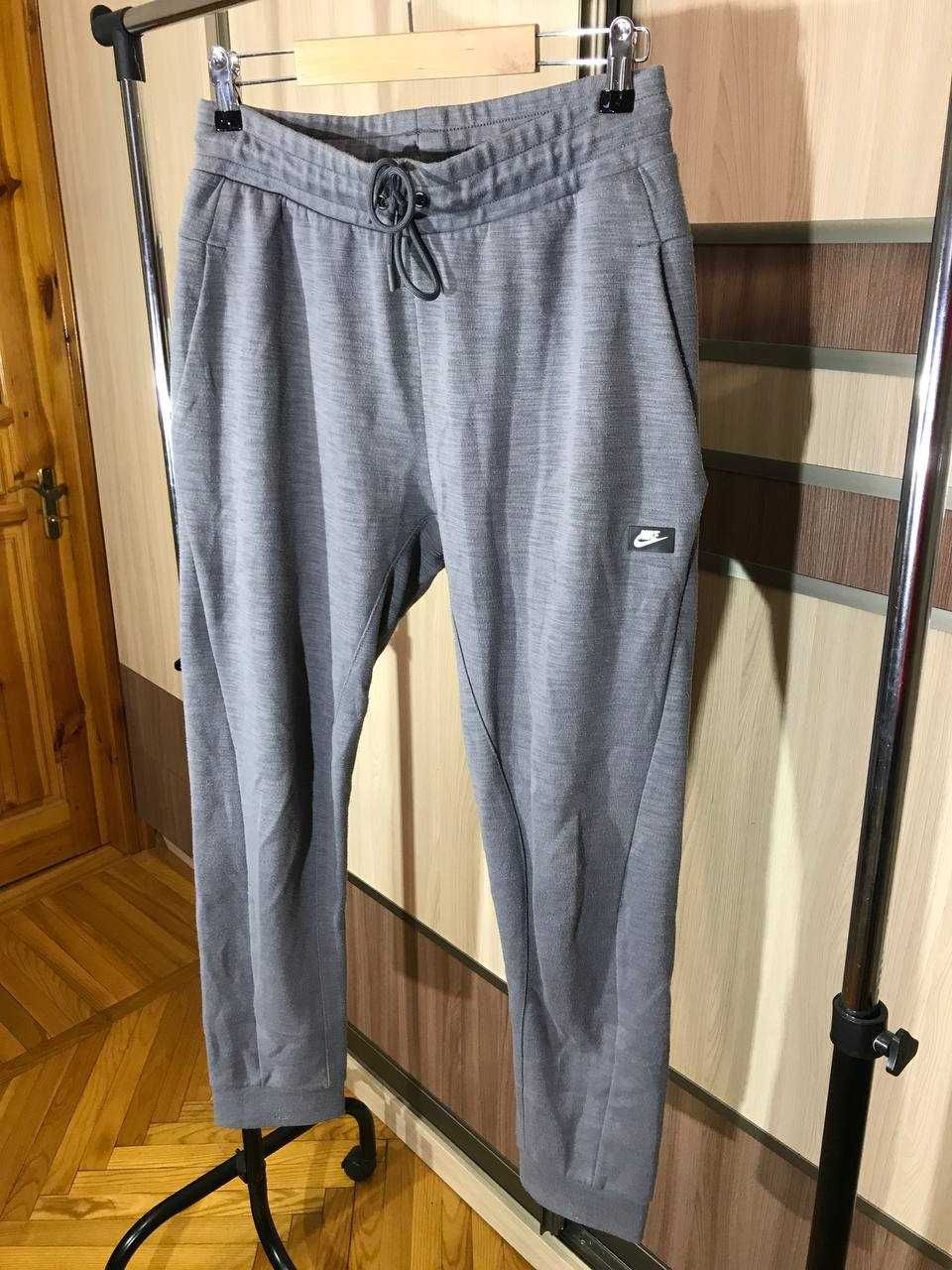 Спортивные штаны Nike оригинал Size S