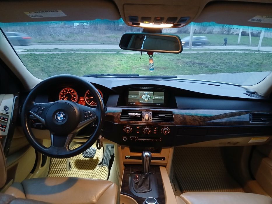 Продам бмв е60 м54б30