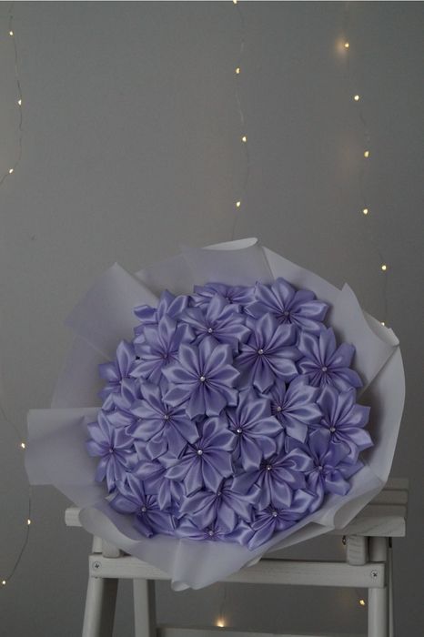 Букети з атласної стрічки та сінельного дроту