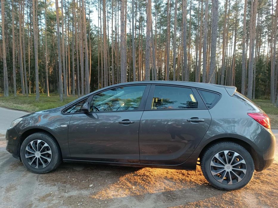 Opel astra J benzyna