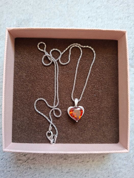 OKAZJA!!! Srebrny naszyjnik z czerwoną cyrkonią zawieszką Apart