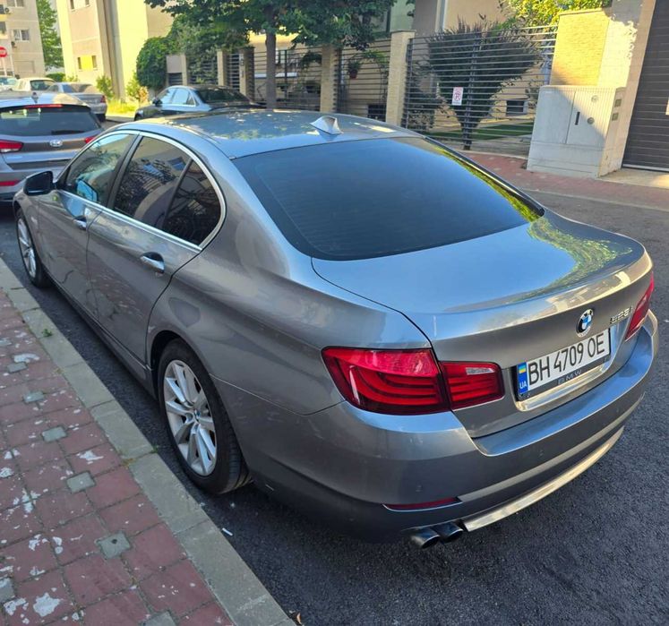 Bmw 528i f10 2011год