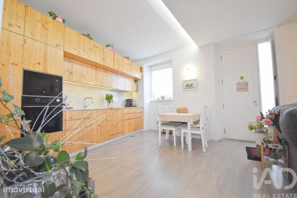 Casa tradicional T3 em Espinhal de 243,00 m2