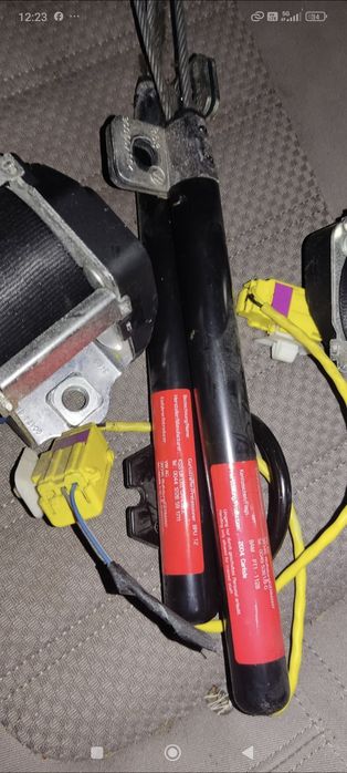 Pasy tylne z napinaczem Passat B6 kombi prawy lewy