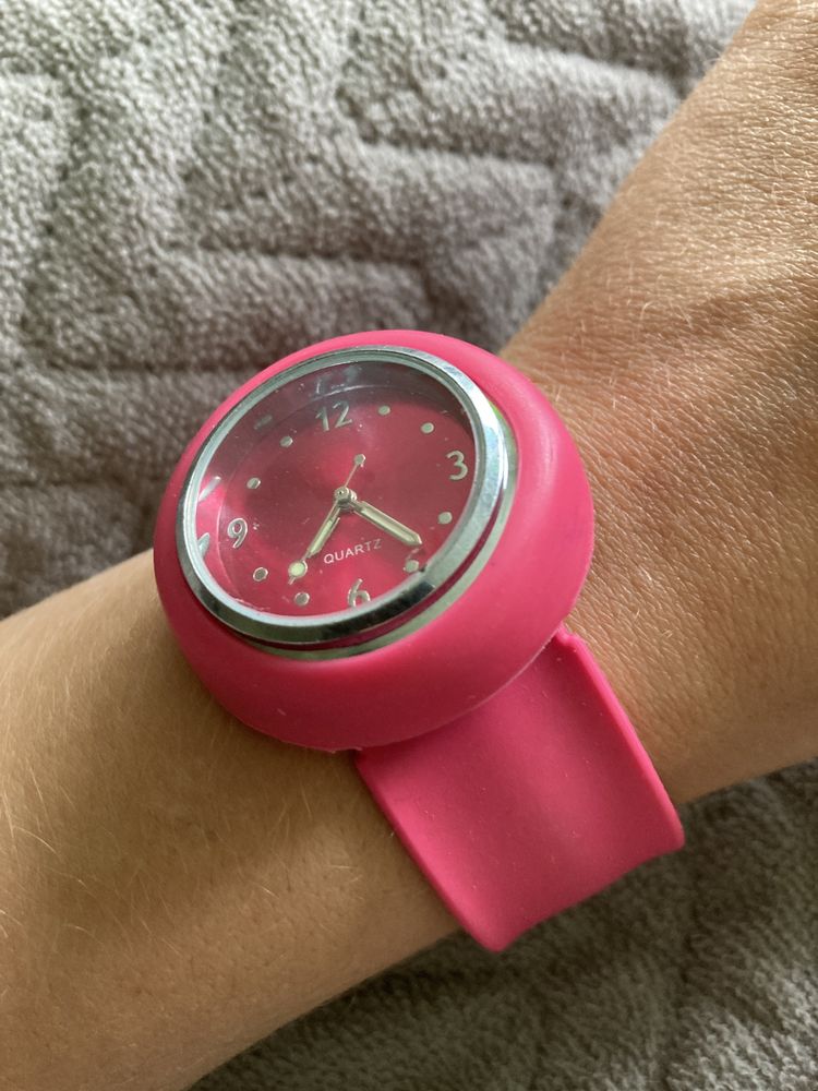 Różowy zegarek na rękę Quartz w gumowej obudowie