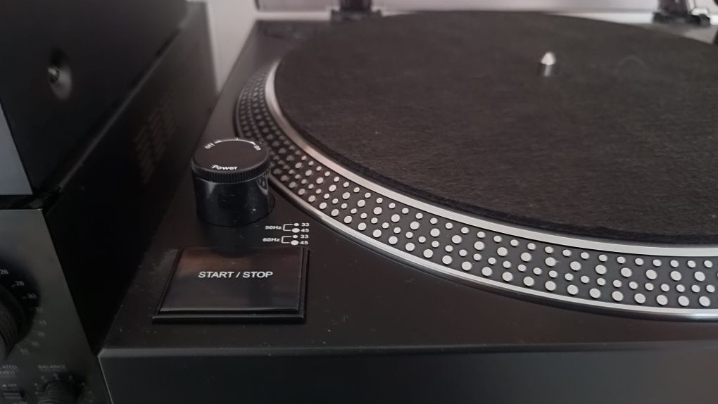 Gramofon Lenco L 400 BK