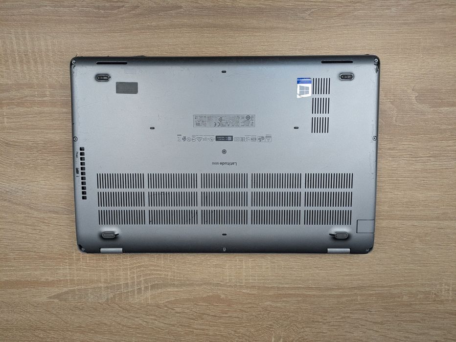 Ноутбук Dell 5510 i5 10310u 8/256ssd 15.6 Full hd ips