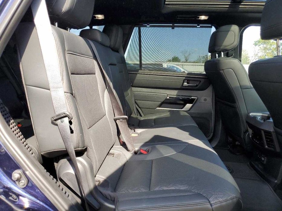 2025 Toyota Sequoia SR5 можно з ПДВ