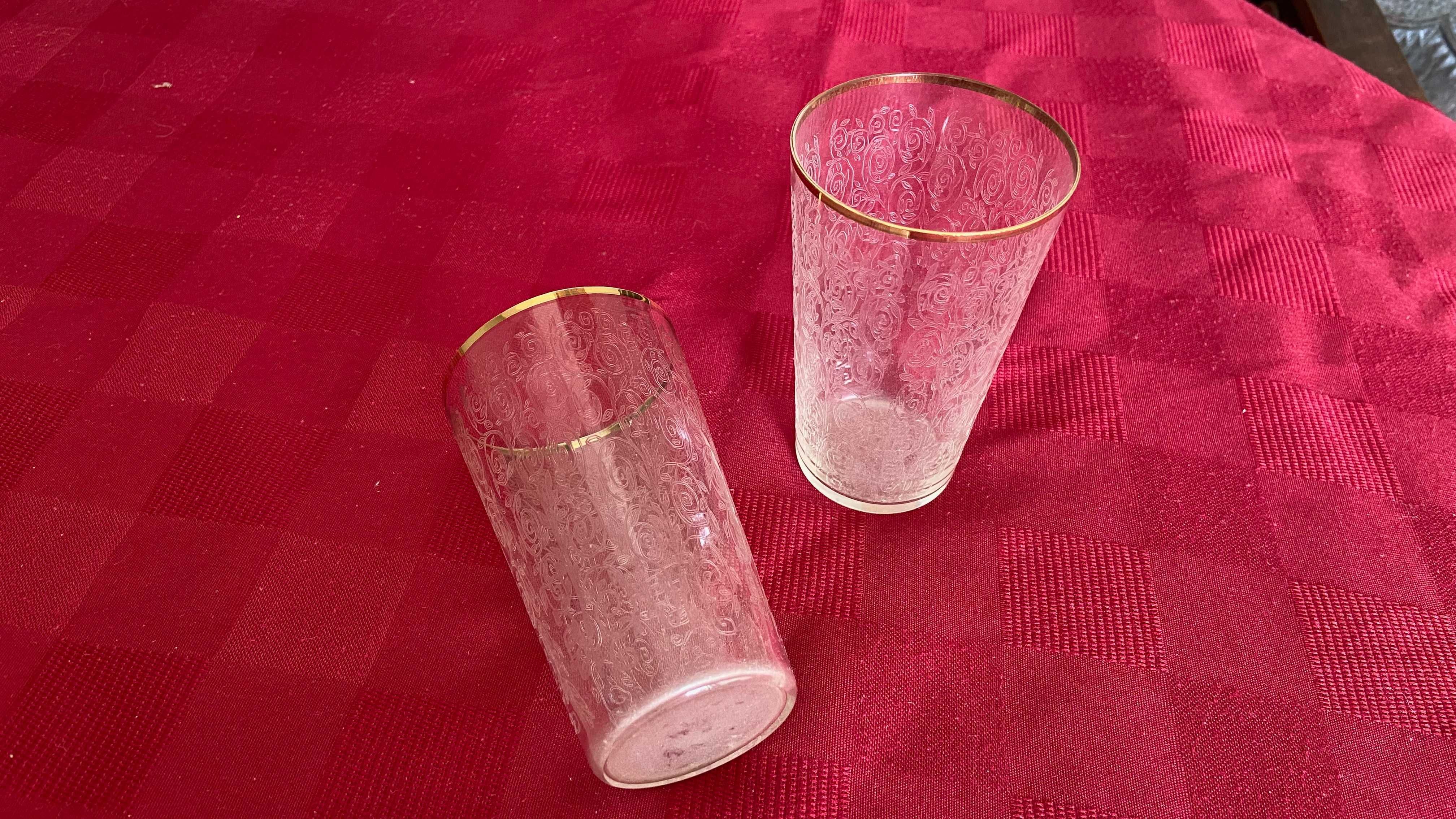 Copos vintage com borda dourada
