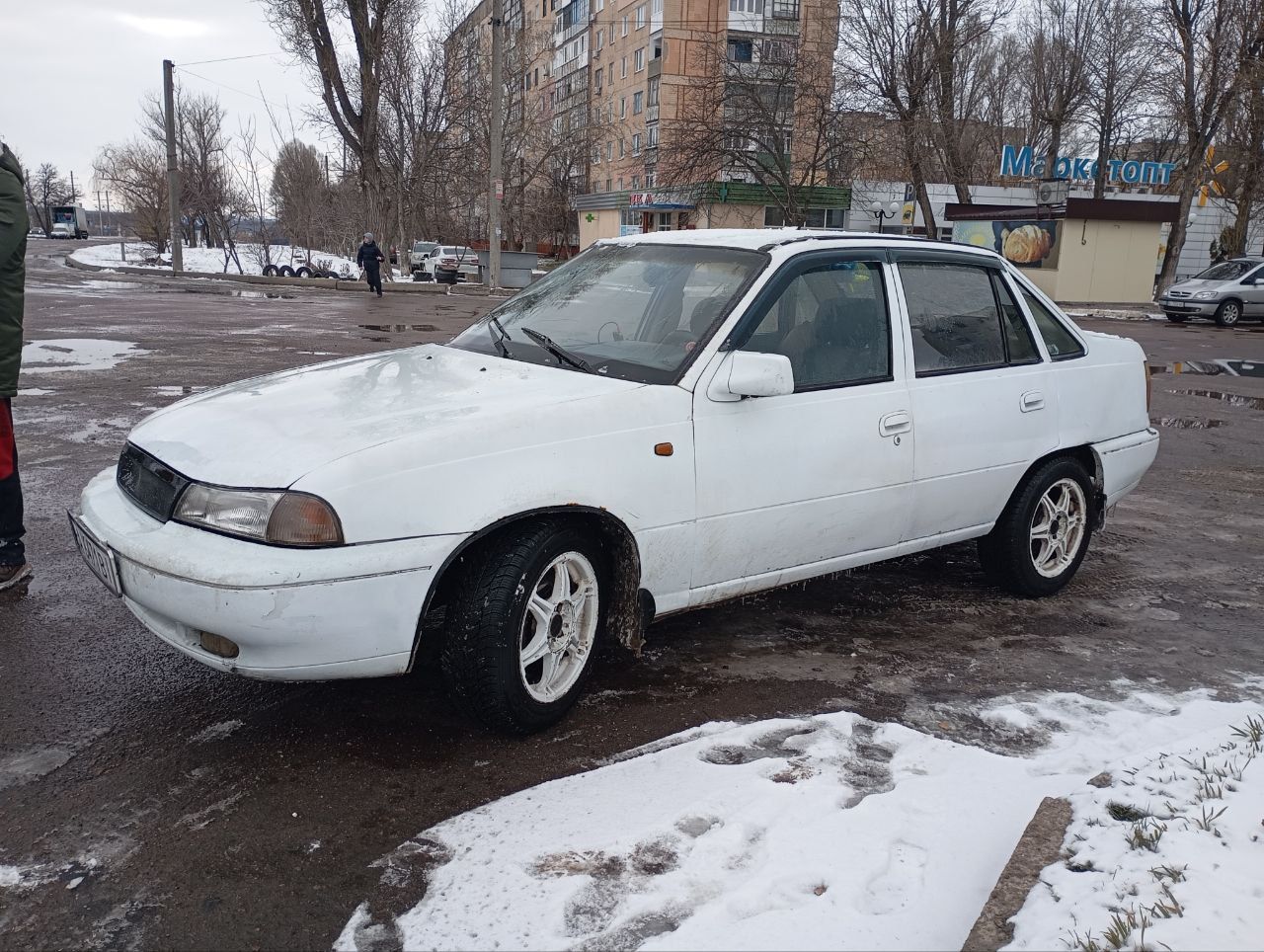 Продам нексію 1.5
