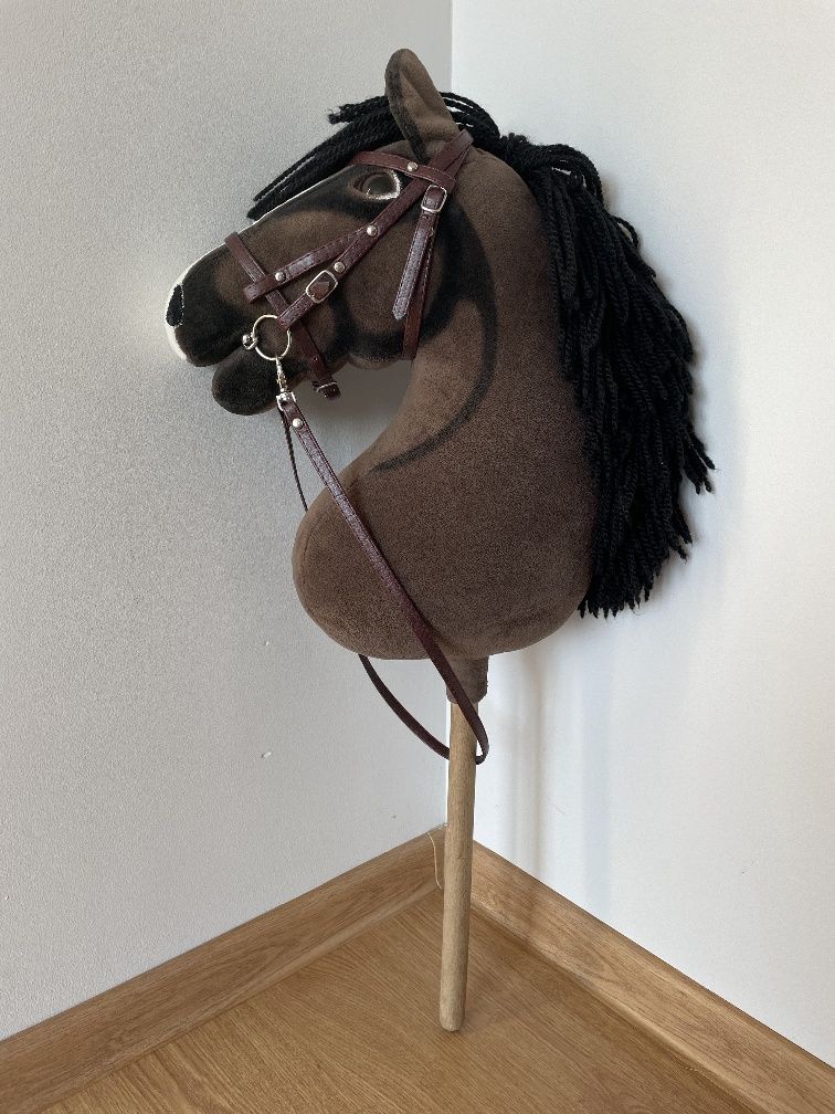 Hobby Horse ciemnogniady z kantarem