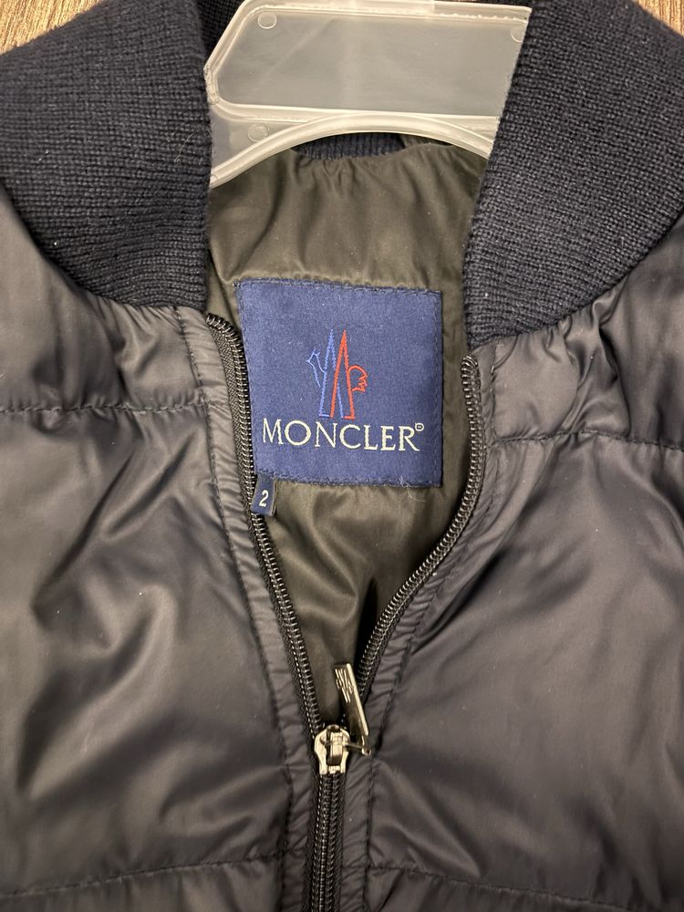 Moncler пуховый бомбер оригинал