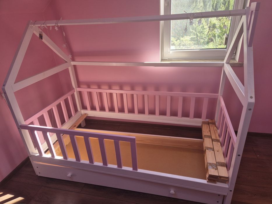 Łóżeczko dla dziewczynki