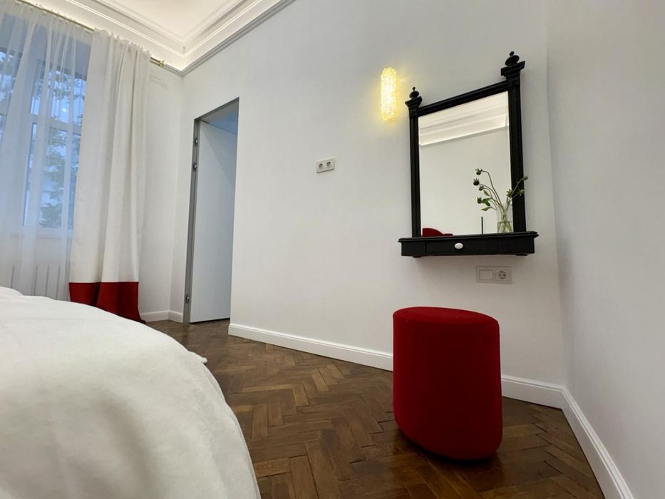 Продаж дизайнерської 3кімн. квартири в центрі Львова біля парку Франка