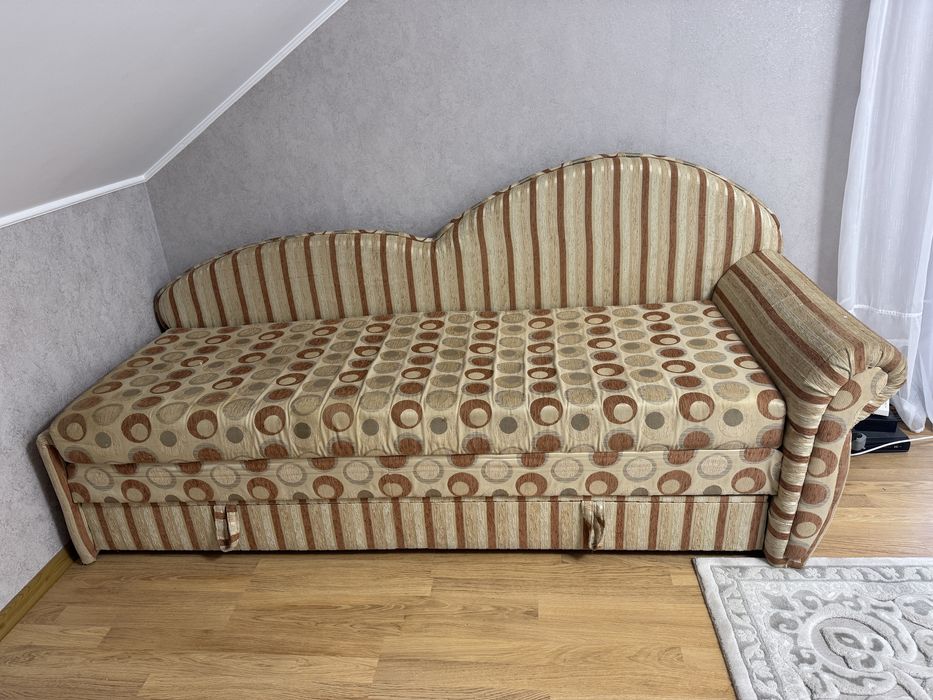 Продам розкладний диван
