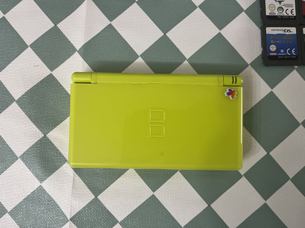 Nintendo ds lite verde c/jogos e bolsa