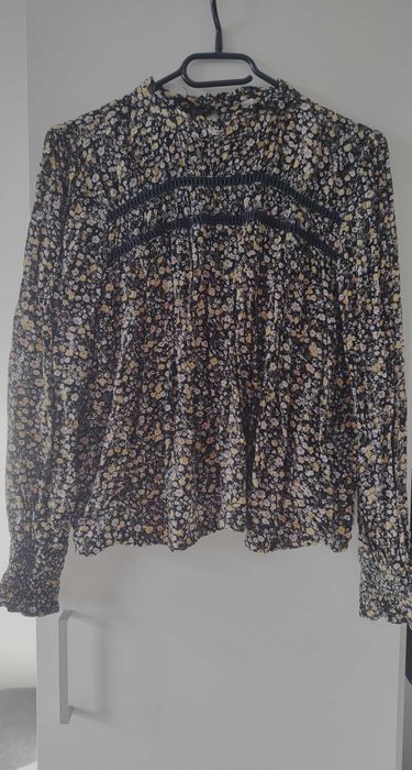 Bluzka damska w kwiaty przyjemny materiał
