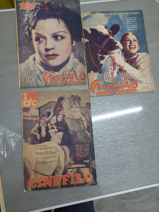 3 revistas com Beatriz Costa na capa