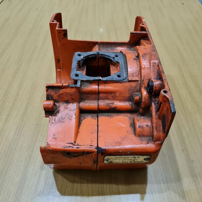 Husqvarna 244 Rx Kartery Obudowa Silnika Korpus Blok Kpl