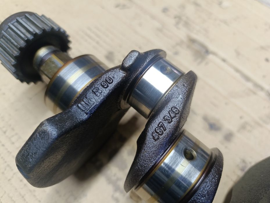 Колінвал коленвал 1.4 Opel Tigra Agilia Astra Corsa R90467346