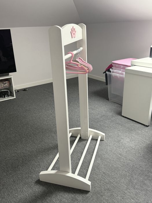 Wieszak na ubrania dziecięce zestaw z wieszakami drewniany ekologiczny