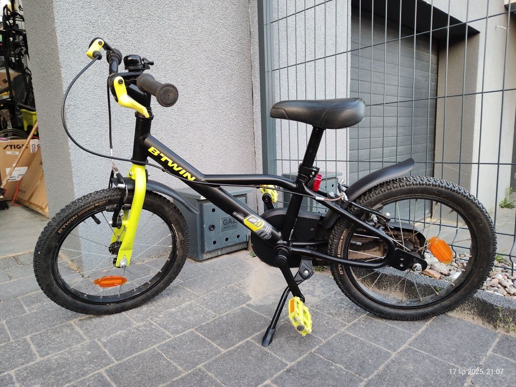 B-Twin 500 Dark Hero 16"