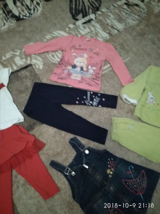 Пакет одягу(костюм,сарафан,шапка, жилетка,кофта,гольф,лосіни)