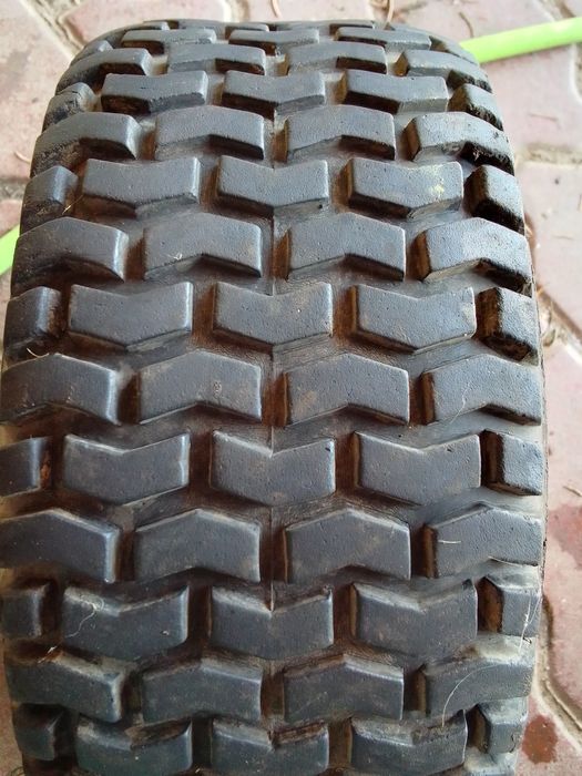 Opona do traktorka 13x5.00-6 CARLISLE