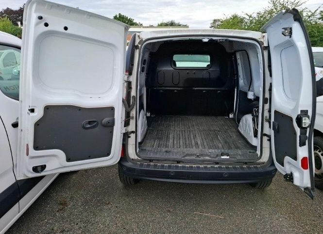 Kangoo 43000km ano 2021