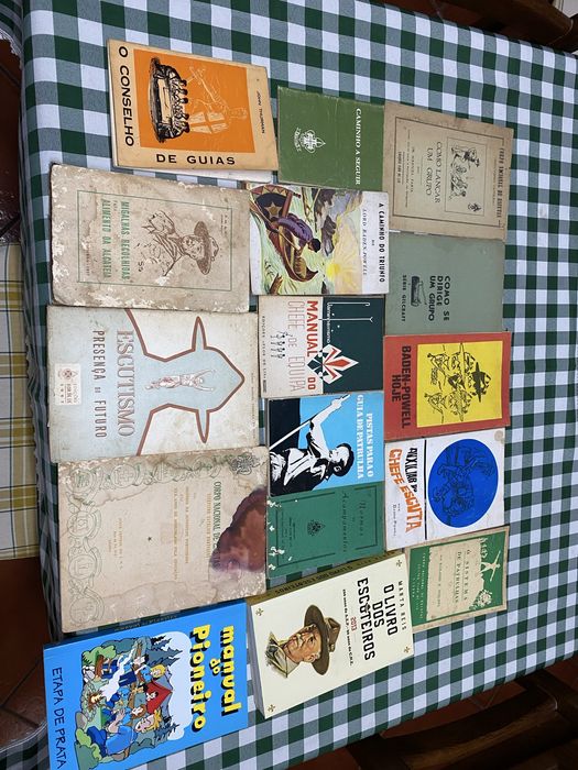 Livros e revistas relacionados com escutismo