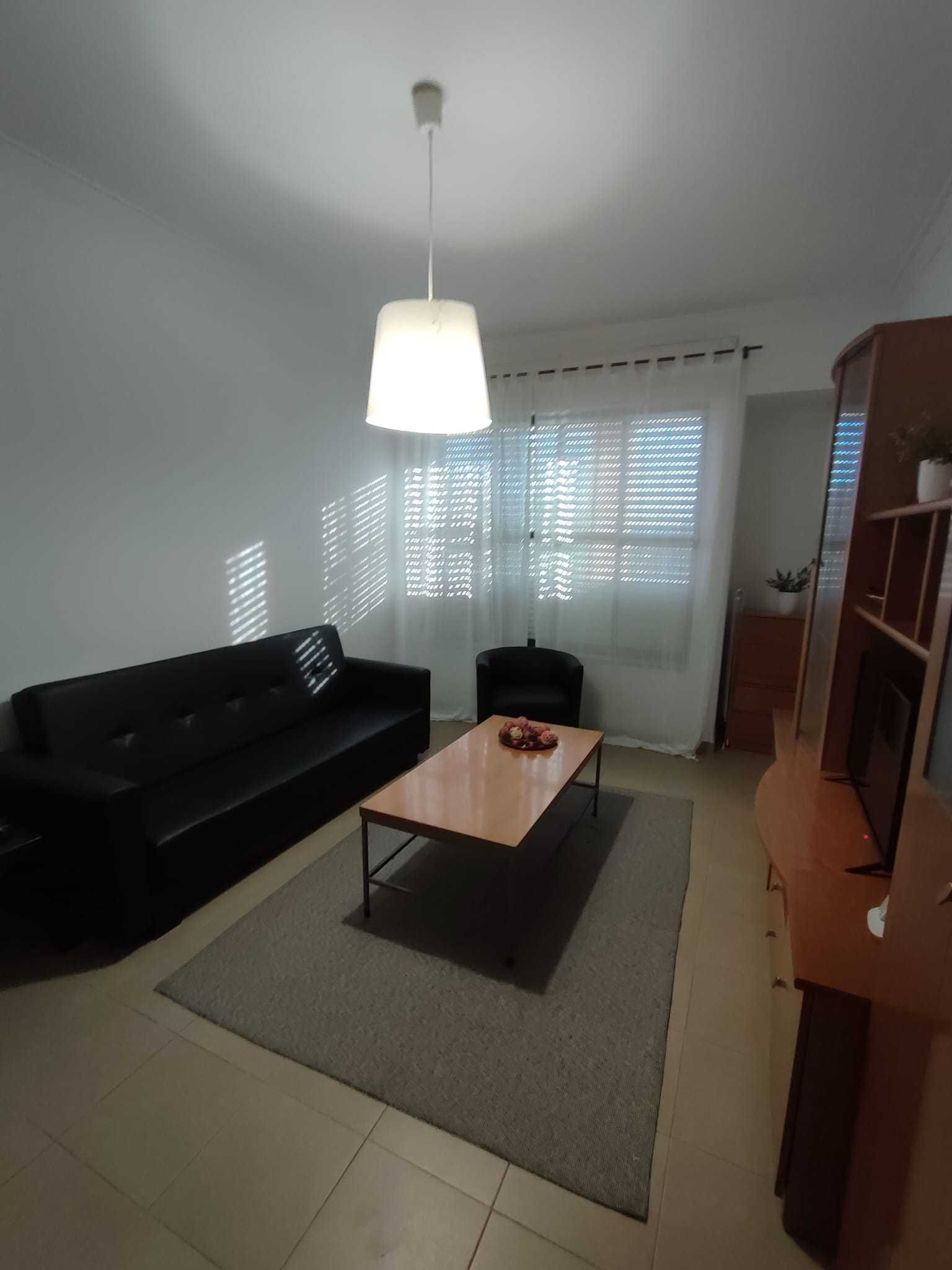 Quarto no centro da Moita