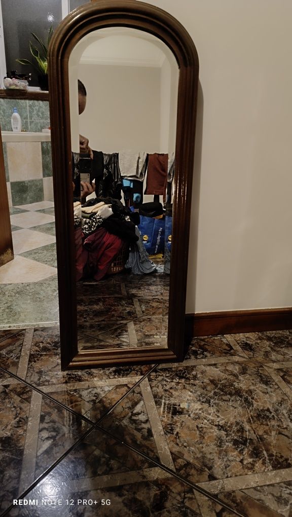 Vitrine em vidro e espelho