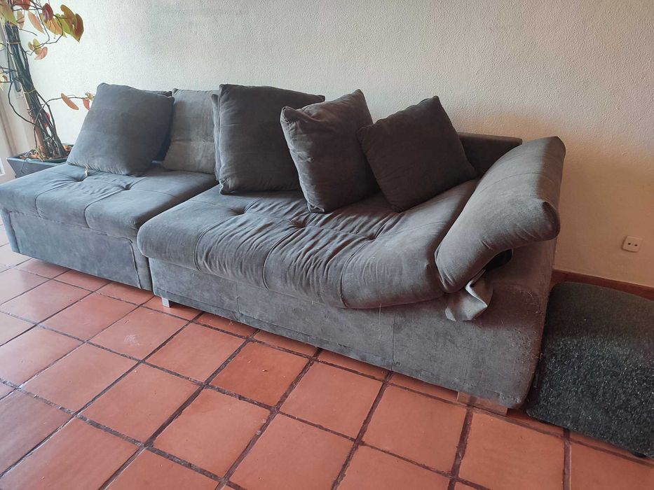Doação - Mesa de cabeceira , móveis e sofá