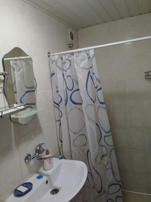 Здам будинок, Жуляни