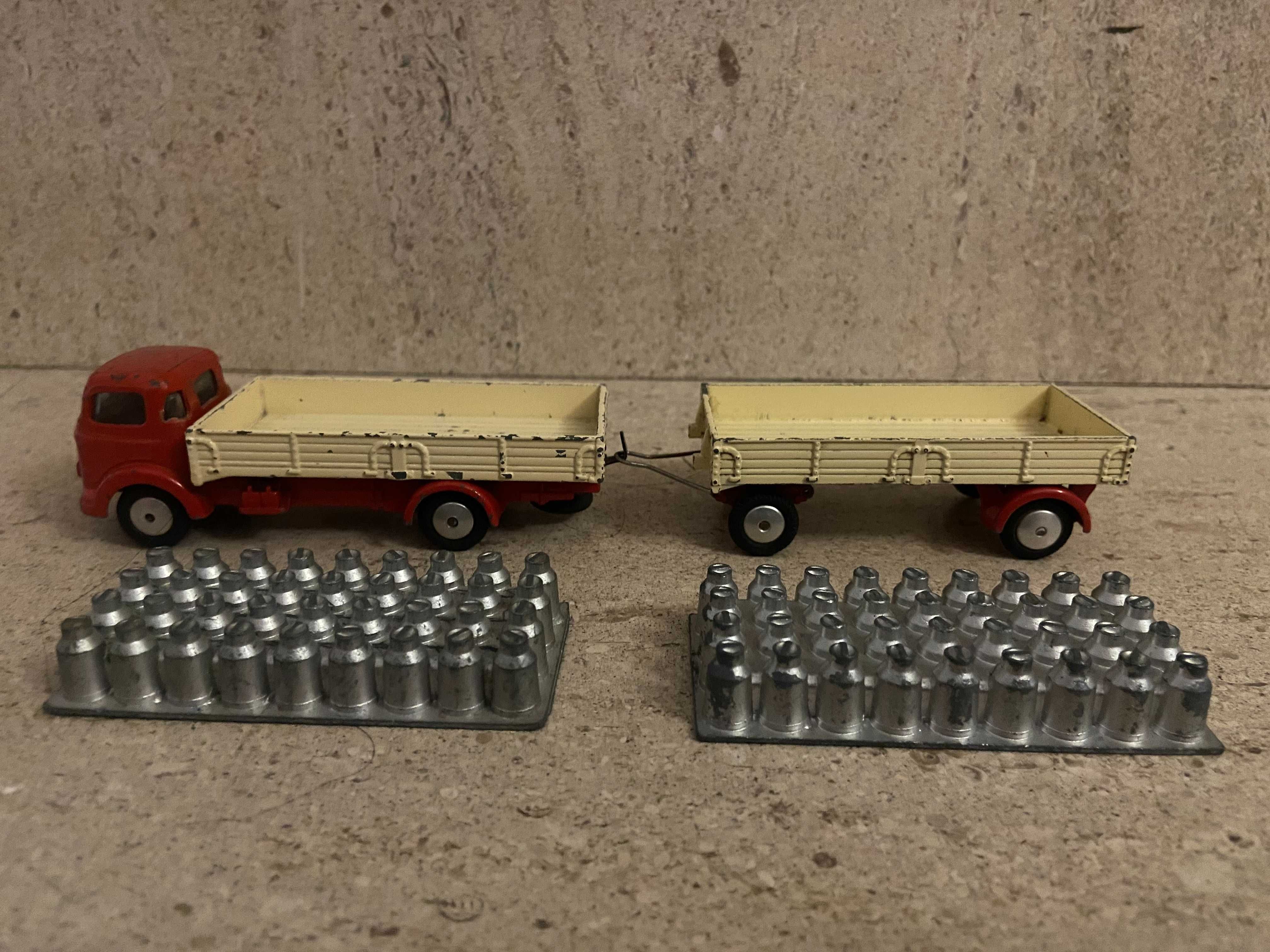 Corgi Camião Commer c/ Atrelado + 2 Cargas Bilhas Leite 56/57/60