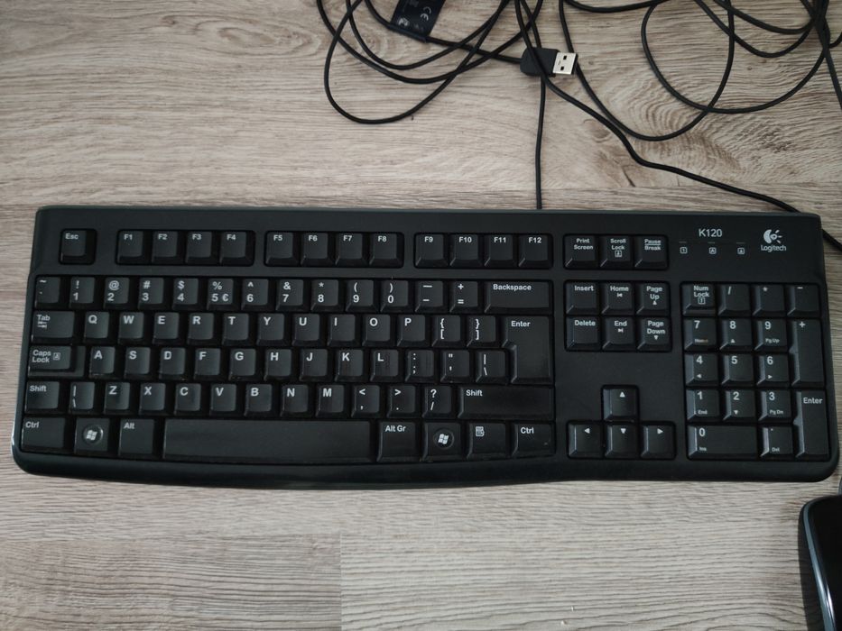 Klawiatura, myszka i kamerka