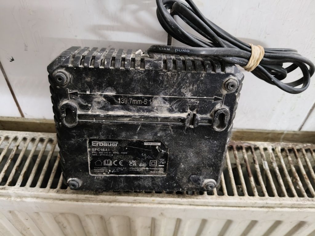 Erbauer ładowarka 18v
