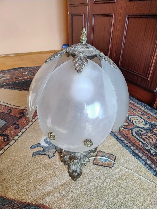 Sprzedam mosiężną, elegancką lampę nocną.