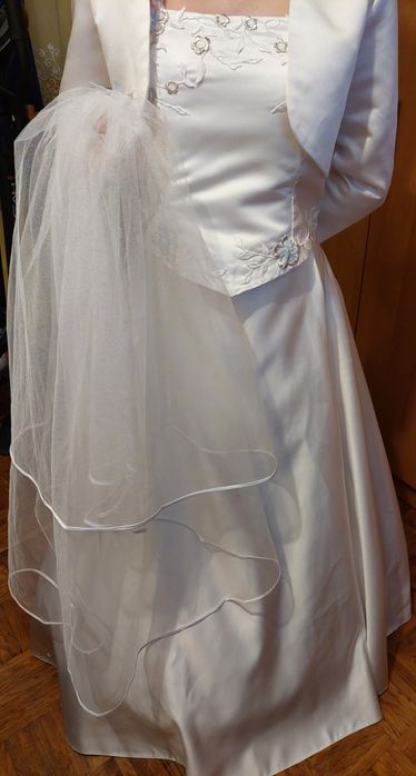 Sukienka ślubna biała