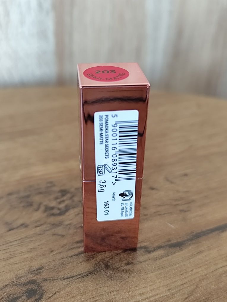 Nowa pomadka AA Wings of Color Star Secrets, 203 Semi-Matte czerwona