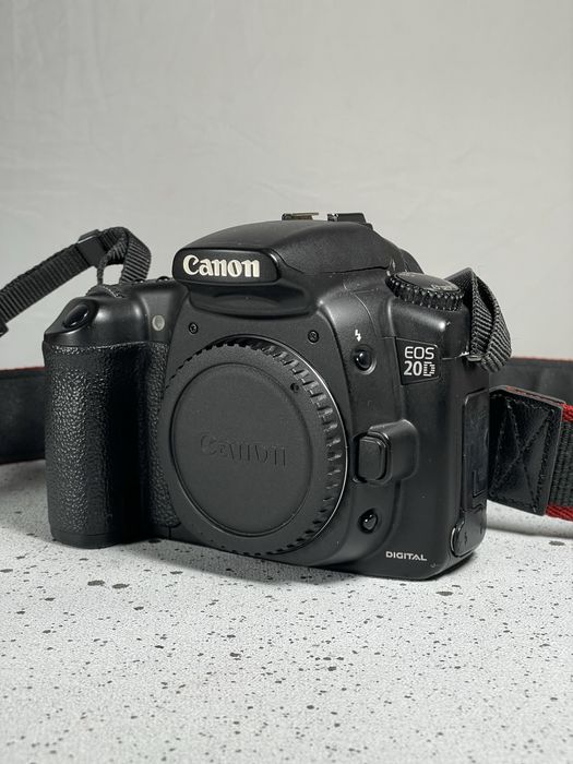 Вживаний - Canon EOS 20D - CMOS APS-C - 8mp