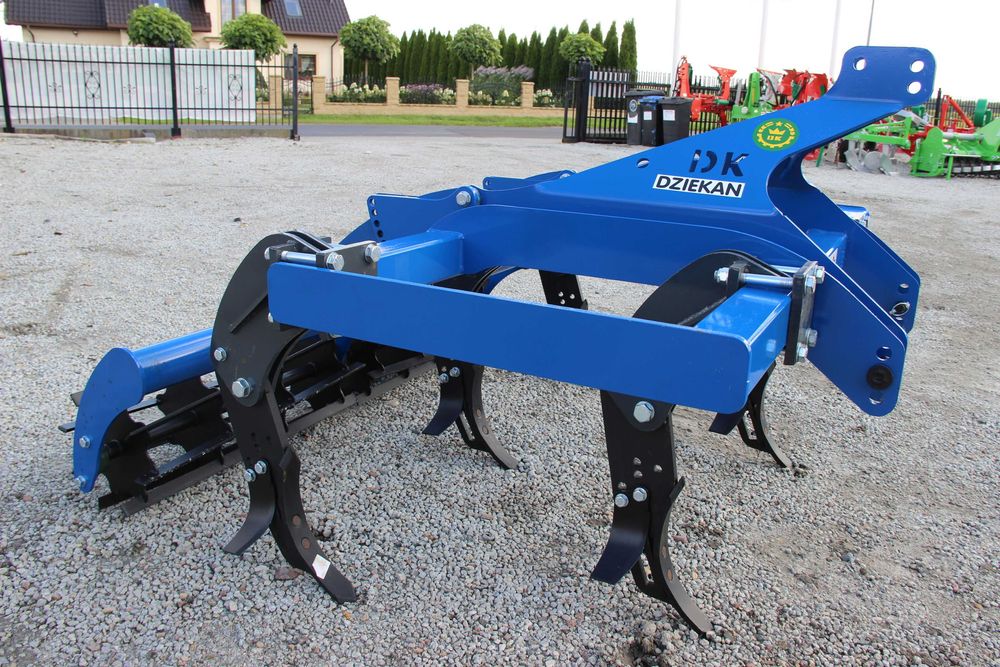 Pług dłutowy bezorkowy M-PIRAT z wałem dziekan  agregat głębosz