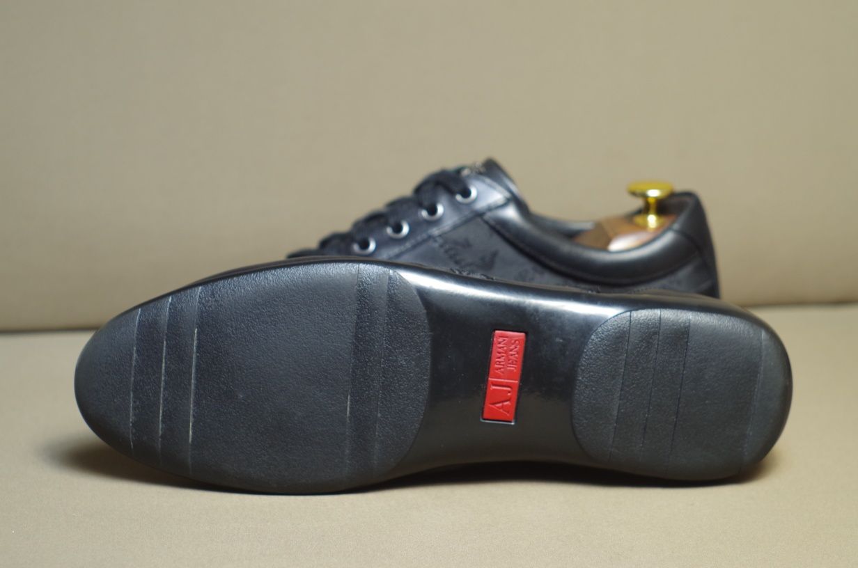Armani Кроссовки Оригинал 41р ( 26,5см )