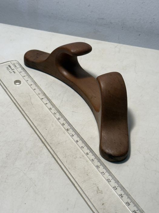 RARO Molde em madeira Passa cabo