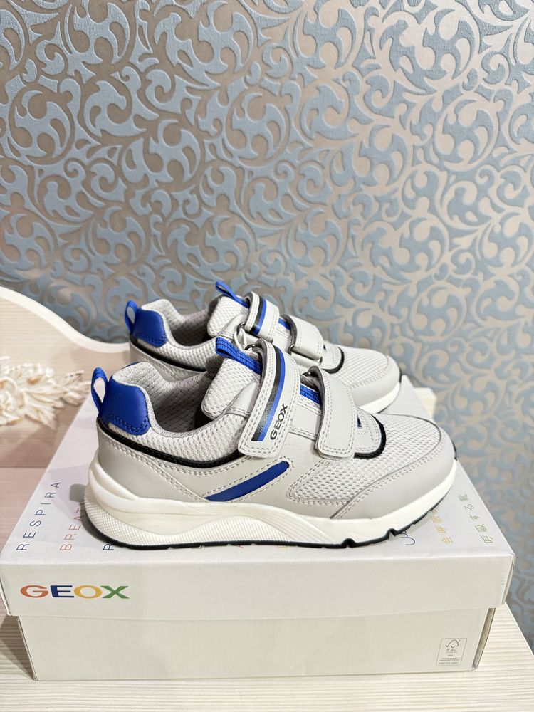 Geox кросівки ориігнал , розміри від 30 до 39