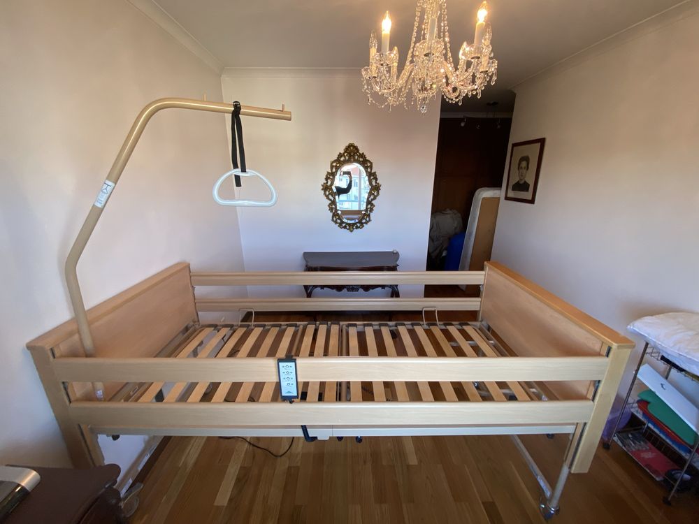 Cama Articulada Eletrica com colchão anto escaras