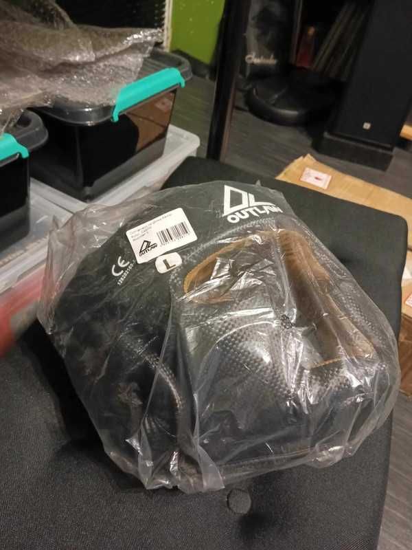 Kask sparingowy Outlaw Kevlar. Rozmiar L. Karate. Kick-Boxing.