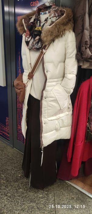 Nowa długa kurtka Rivia zimowa pikowana ecru S 36 z jenotem