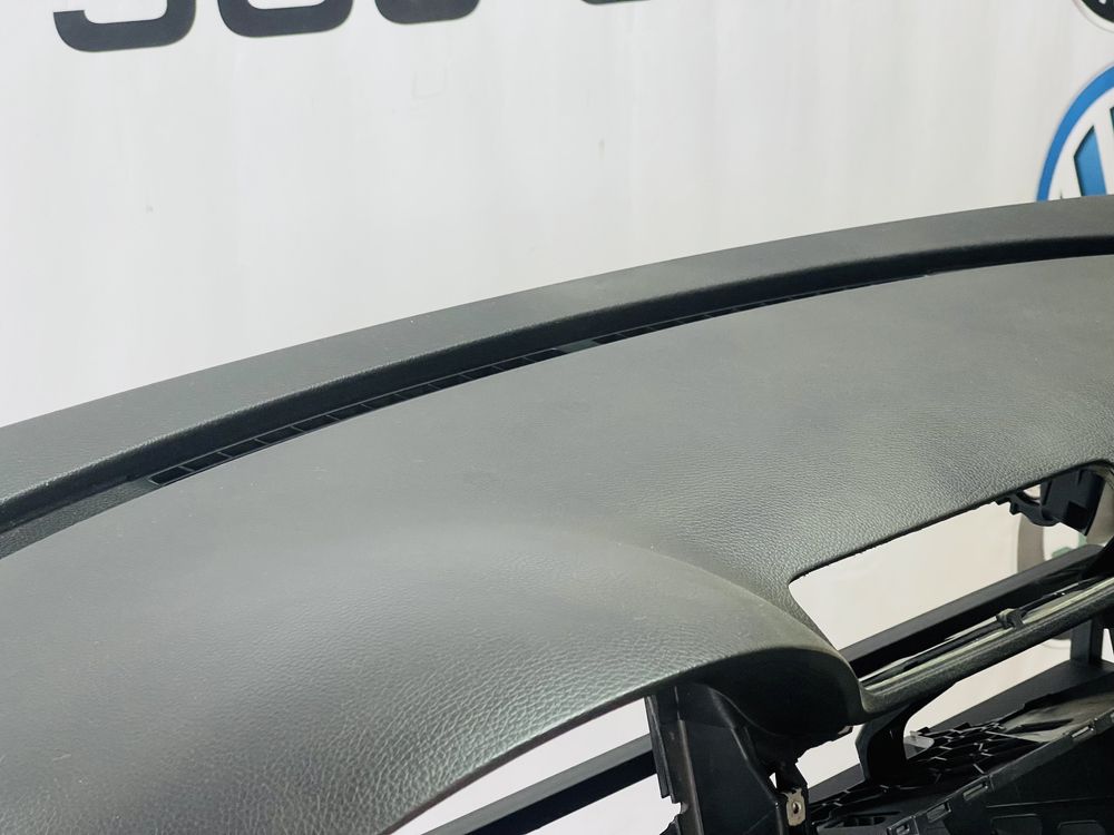 Торпеда Пассат Б6 торпедо під кондиціонер passat B6 панель консоль